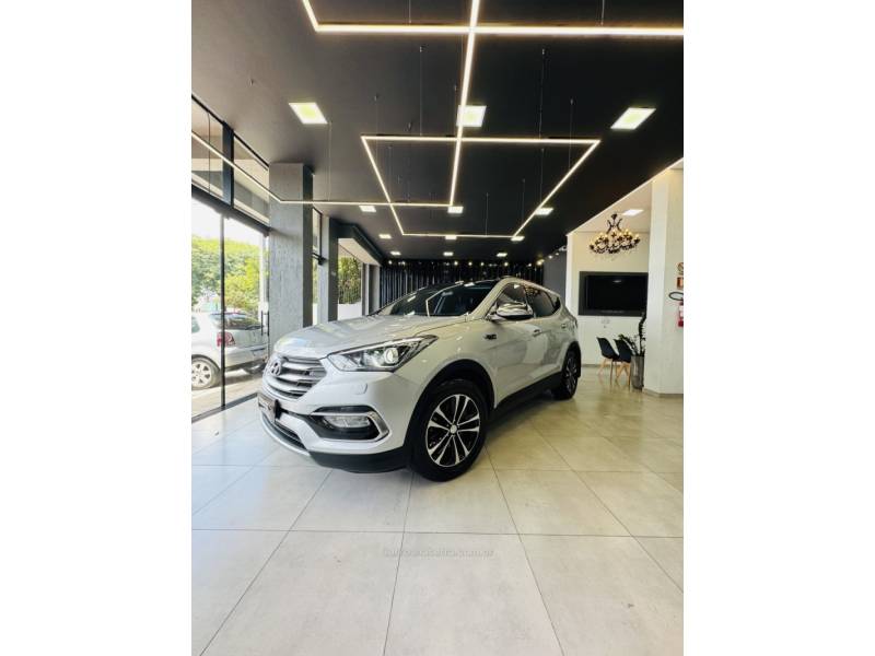HYUNDAI - SANTA FÉ - 2019/2019 - Prata - R$ 139.900,00