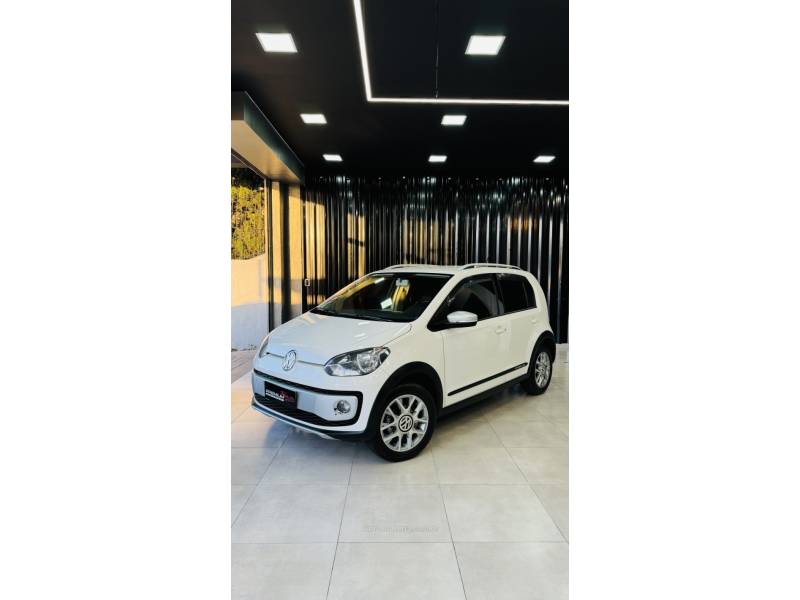 VOLKSWAGEN - UP - 2016/2016 - Branca - R$ 55.900,00