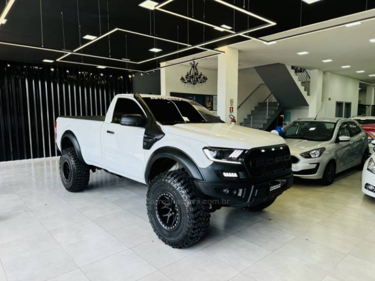 FORD - RANGER - 2020/2020 - Branca - R$ 179.900,00