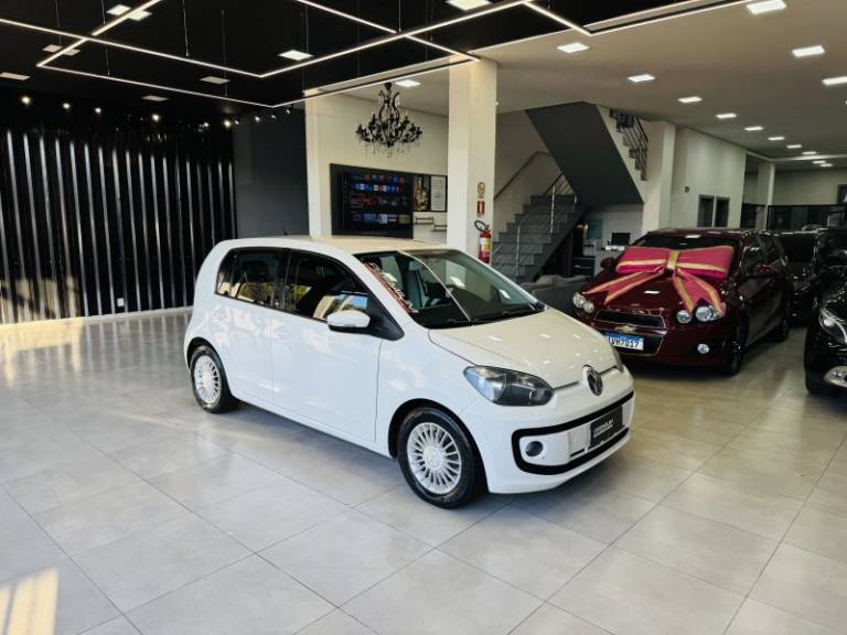 VOLKSWAGEN - UP - 2016/2016 - Branca - R$ 55.900,00