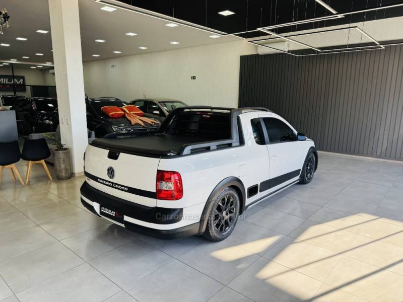 VOLKSWAGEN - SAVEIRO - 2014/2014 - Branca - R$ 65.900,00