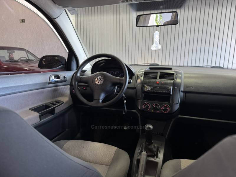 VOLKSWAGEN - POLO - 2008/2008 - Preta - R$ 35.900,00