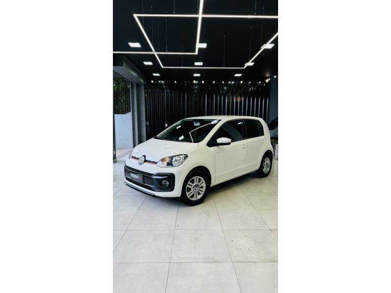 VOLKSWAGEN - UP - 2019/2019 - Branca - R$ 65.900,00