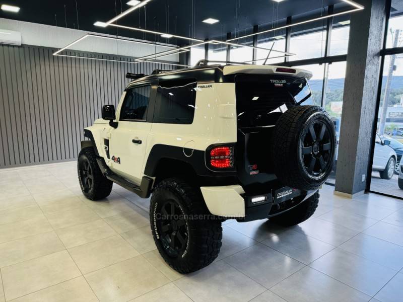 TROLLER - T4 - 2018/2018 - Branca - R$ 179.900,00