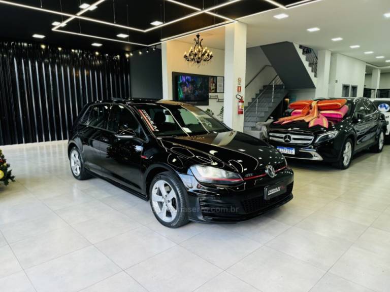 VOLKSWAGEN - GOLF - 2016/2016 - Preta - R$ 145.900,00