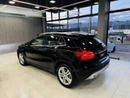 MERCEDES-BENZ - GLA 200 - 2016/2016 - Preta - R$ 122.900,00