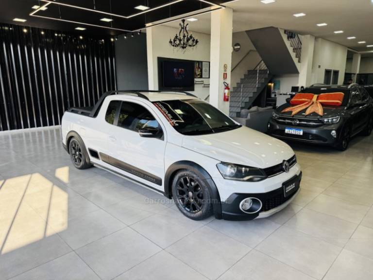 VOLKSWAGEN - SAVEIRO - 2014/2014 - Branca - R$ 65.900,00