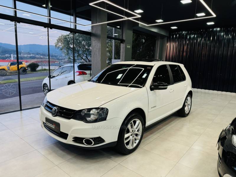 VOLKSWAGEN - GOLF - 2014/2014 - Branca - R$ 65.900,00